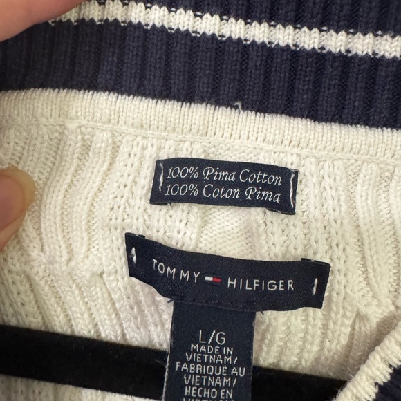 Tommy Hilfiger v line sweater - Picture 2 of 3